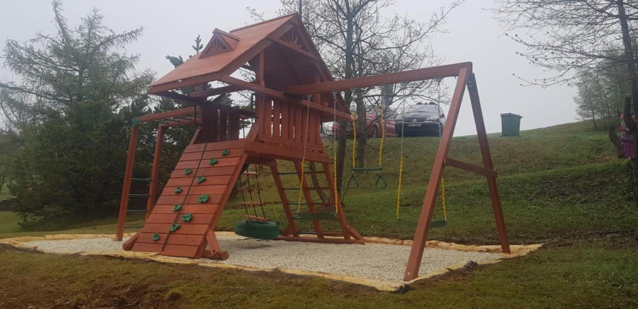 Chaloupka Slamenka Villa Loucna pod Klinovcem Ngoại thất bức ảnh